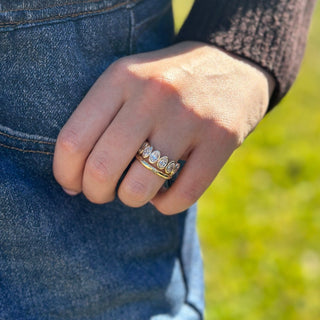 7 Diamond Oval Bezel Lab Grown Band Lifestyle 4
