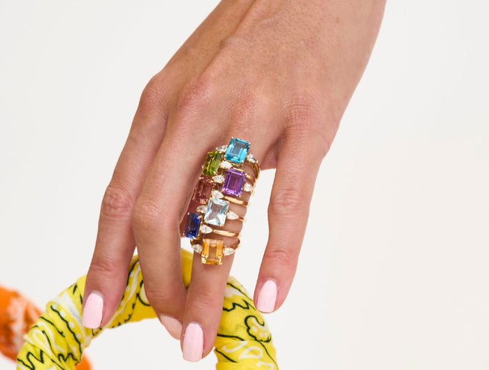<h1><em>25% Off <br/>The LLJ Signature <br/>Gemstone Ring</em></h1>