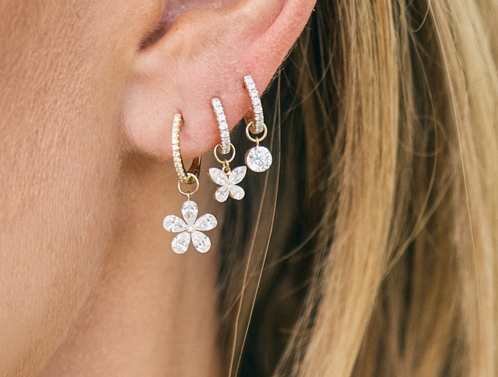 <h2><em>NEW </em>Invisible Collection</h2>