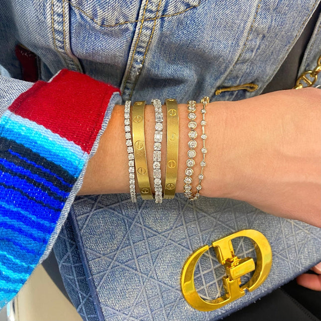 Lab-Grown Alternating Round Mosaic Tennis Bracelet Lifestyle