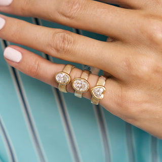 Lab Grown Diamond Ribbed Signet Ring
