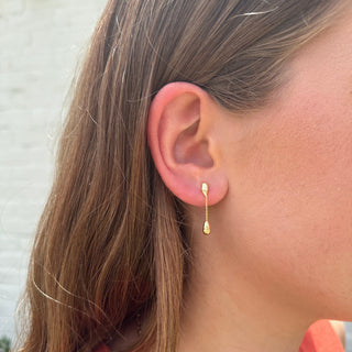 Lindsey Leigh Jewelry Gold Drop Chain Earrings Lifestyle 3
