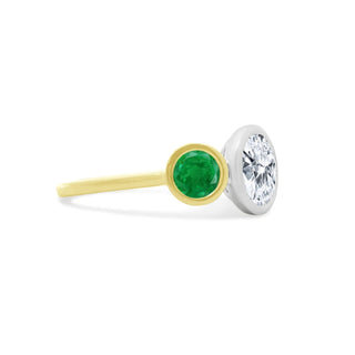 Lindsey_Leigh_Jewelry_Round_Bezel_Diamond_With_Round_Bezel_Emerald_Side_Stones Side 2
