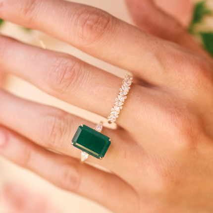 emerald_signature_ring_lifestyle2