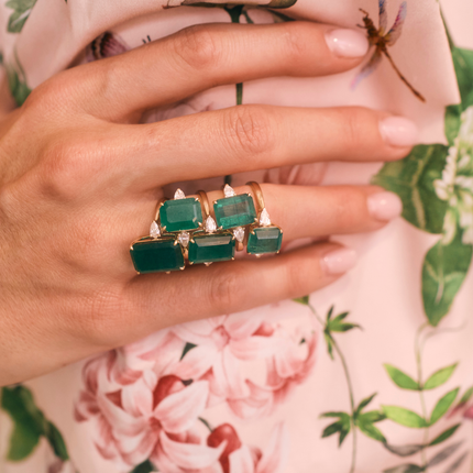 emerald_signature_ring_lifestyle4