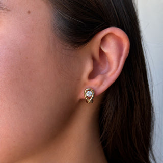 lab grown round diamond studs in earring jacket
