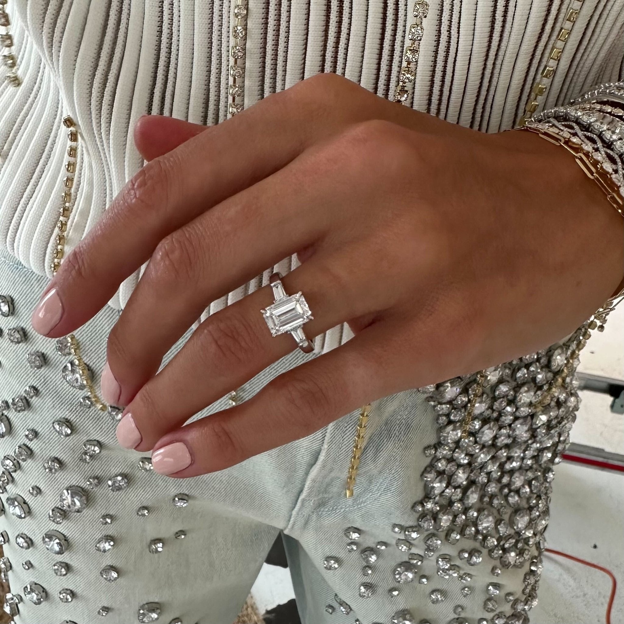 Best Seller 2 Carat Emerald Cut Moissanite Diamond Engagement Ring Tri –  agemz