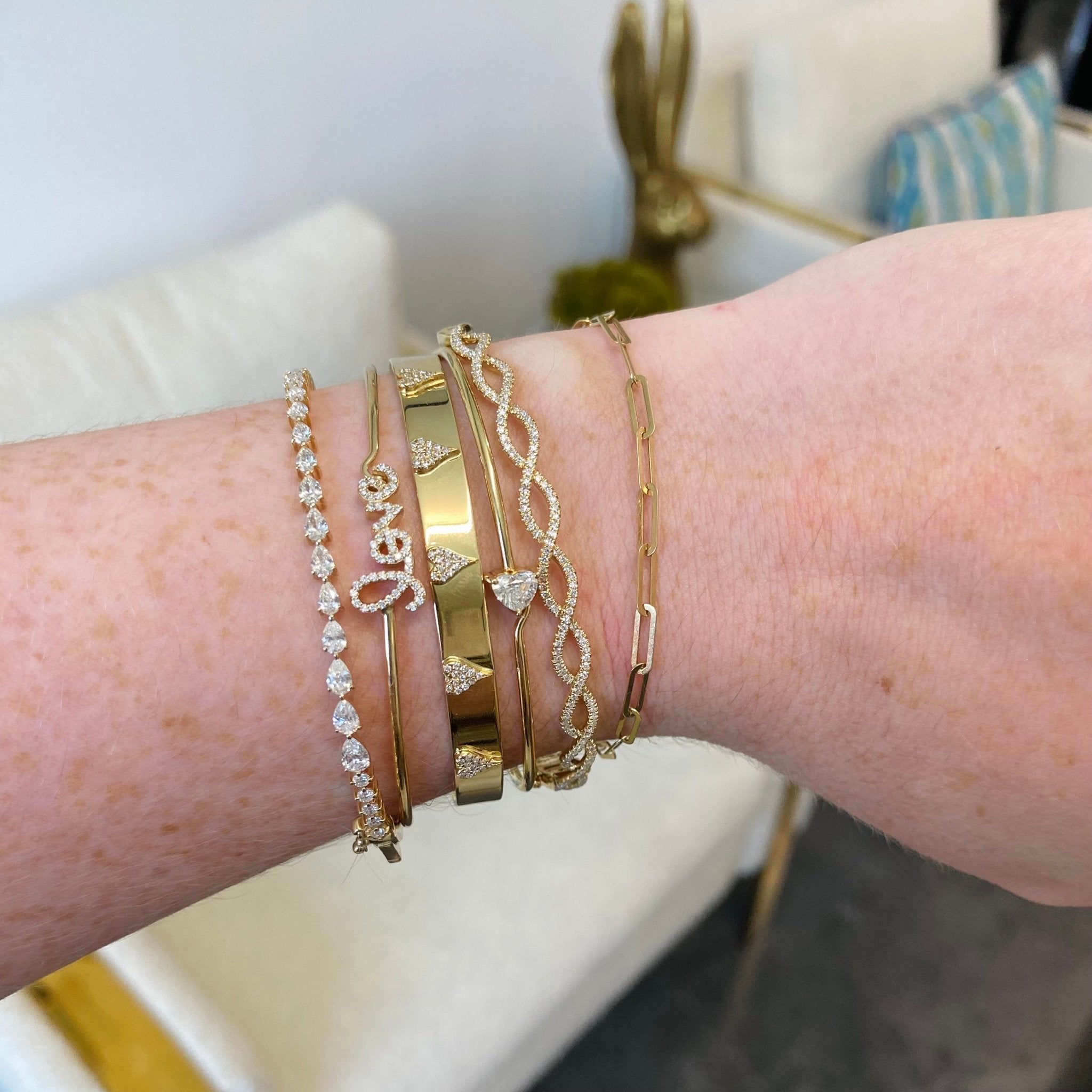 Stylish 22K Gold Thin Screw Bangle Bracelet – Andaaz Jewelers