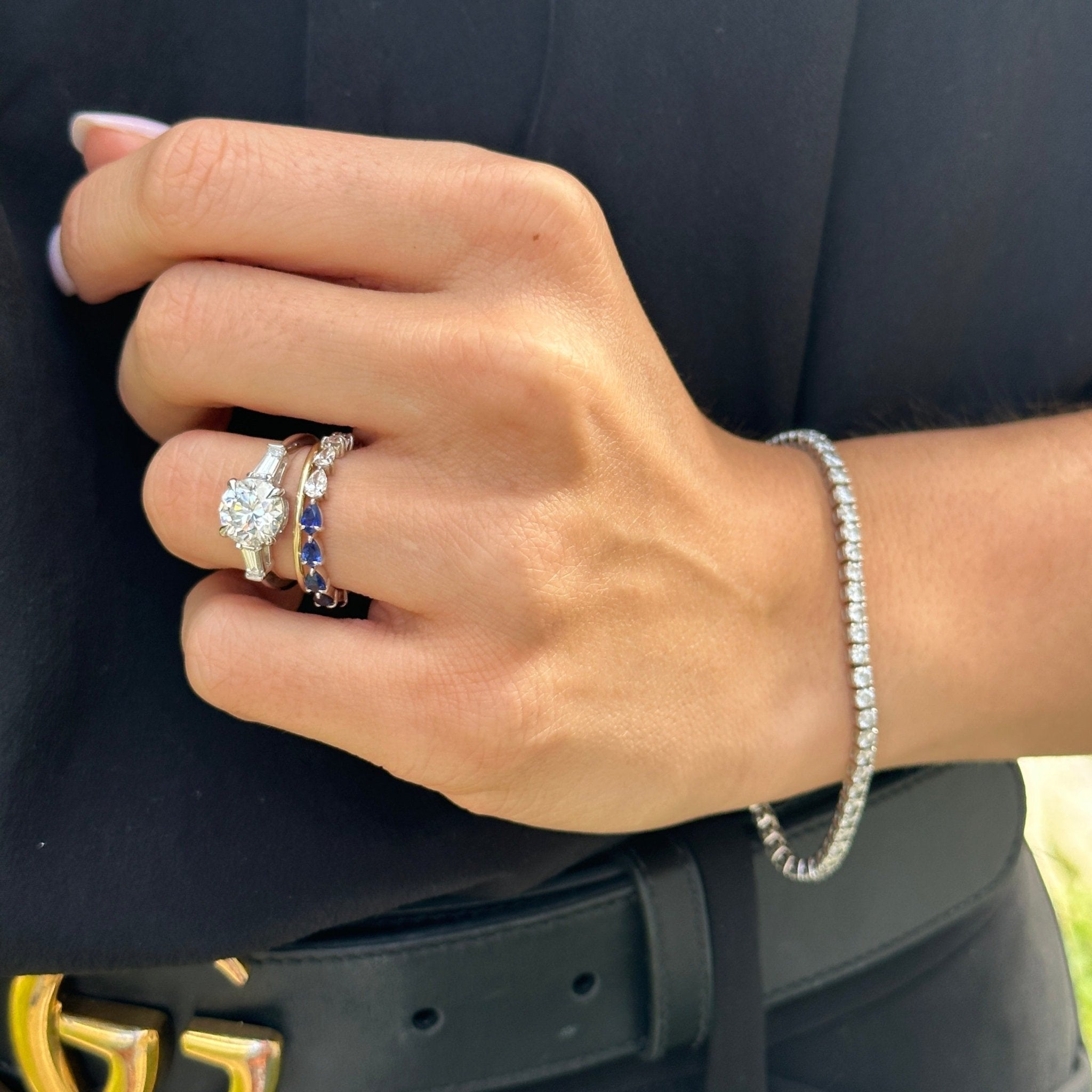 Engagement Ring Finger – Left or Right? | Jewelry Guide